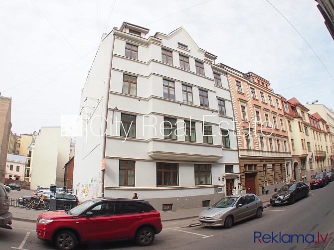 Projekts - Skolas 9, fasādes māja, renovēta māja, ieeja no ielas, kāpņu telpa pēc Rīga - foto 17