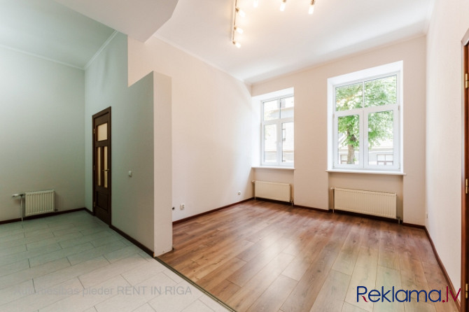 Piedāvājumā ērts un kompakts 3 istabu dzīvoklis klusajā centrā, kapitāli renovētas ēkas Rīga - foto 3