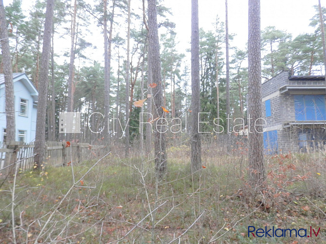 Dvīņu māja, jaunceltne, iežogota teritorija ar koka sētu, apsargāta teritorija, mājā Rīga - foto 5