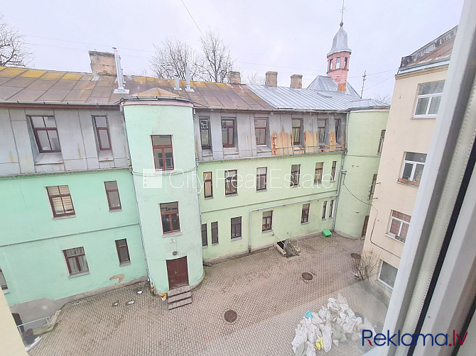 Fasādes māja, slēgts pagalms, ieeja no ielas, logi vērsti uz pagalma pusi, istaba izolēta, Rīga - foto 7