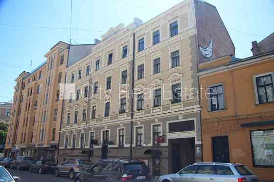 Дом во дворе, фасадный дом, количество квартир в здании 30 шт., металическое Rīga