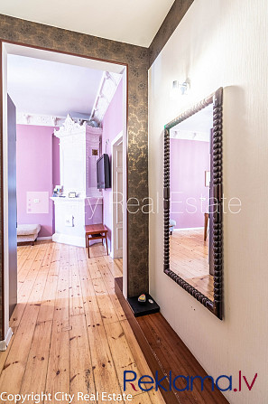 Fasādes māja, renovēta māja, ir lifts, kāpņu telpa pēc kapitālā remonta, viena istaba Rīga - foto 15