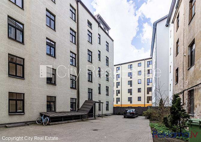 Pagalma ēka, slēgts pagalms, vieta automašīnai, ieeja no pagalma, mansards, ir lifts, plašs Rīgas rajons - foto 15