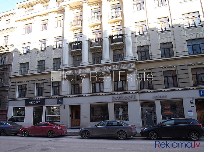Фасадный дом, реновированный дом, место для машины, два балкона, окна выходят в Рига - изображение 17