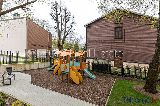 Земля в собственности, реновированный дом, благоустроенный озеленённый двор, в Рига - изображение 15