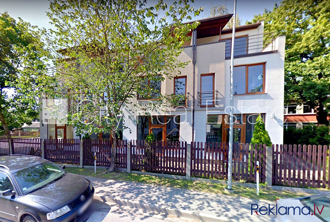 Zeme īpašumā, rindu māja, jaunceltne, keramzīta bloku sienas, fasāde ar dekoratīvo apmetumu, Rīga - foto 1