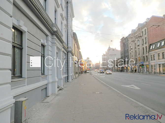 Fasādes māja, renovēta māja, slēgts pagalms, ieeja no ielas, kāpņu telpa pēc kapitālā Rīga - foto 14