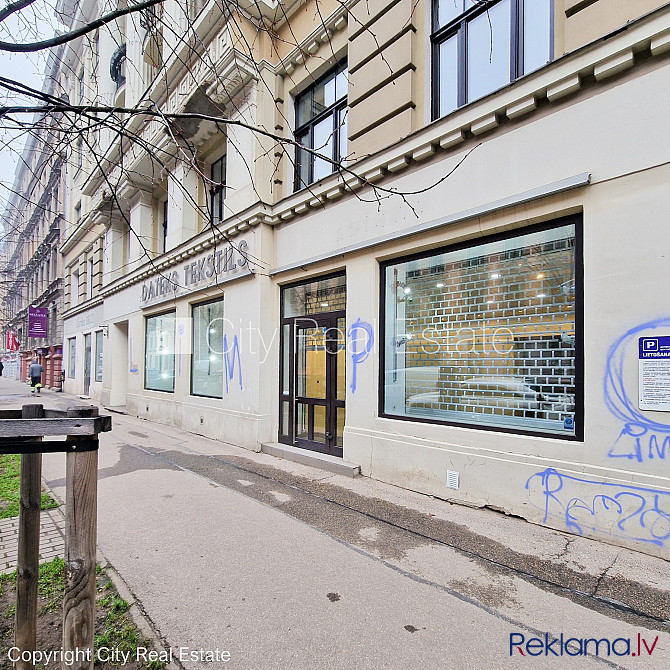 Fasādes māja, viena kvadrātmetra apsaimniekošanas maksa mēnesī  0,38 EUR, ieeja no ielas, Rīga - foto 17