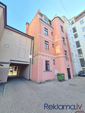 Fasādes māja, renovēta māja, slēgts pagalms, ieeja no ielas un pagalma, kāpņu telpa pēc Rīga - foto 18