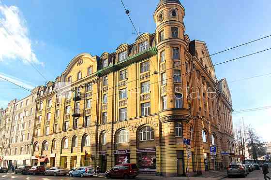 Фасадный дом, благоустроенная озеленённая территория, бесплатная стоянка во Rīga