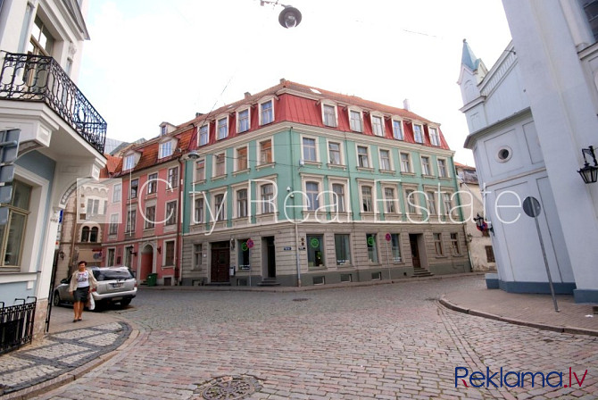Fasādes māja, renovēta māja, ieeja no ielas, kāpņu telpa pēc kosmētiskā remonta, logi Rīga - foto 14