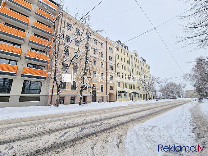Fasādes māja, vieta automašīnai, ieeja no pagalma, logi vērsti mājas abās pusēs, viena Rīga - foto 20