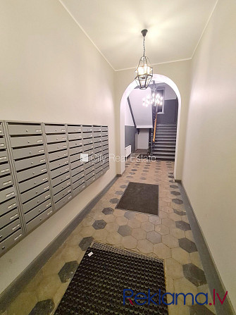 Fasādes māja, renovēta māja, slēgts pagalms, ieeja no ielas, ir lifts, kāpņu telpa pēc Rīga - foto 13