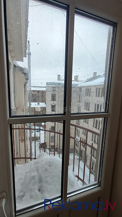 Pagalma ēka, restaurēta māja, slēgts pagalms, iespēja nomāt autostāvvietu, balkons, logi Rīga - foto 17