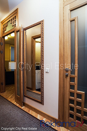 Fasādes māja, renovēta māja, ieeja no ielas, ir lifts, kāpņu telpa pēc kapitālā remonta, Rīga - foto 7