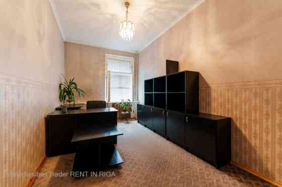 В долгосрочную аренду предлагается меблированная квартира с 3 изолированными Rīga