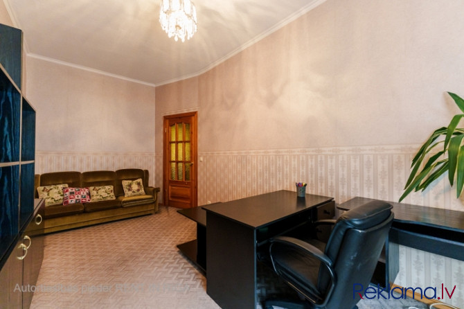 Ilgtermiņa īrei tiek piedāvāts mēbelēts dzīvoklis ar 3 izolētām istabām un atsevišķu Rīga - foto 3