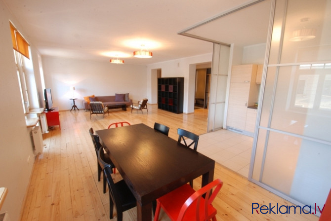 A spacious and bright 3-room apartment in the center of Riga is for sale. The apartment is quiet, wa Рига - изображение 2
