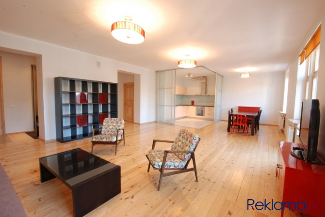 A spacious and bright 3-room apartment in the center of Riga is for sale. The apartment is quiet, wa Рига - изображение 1
