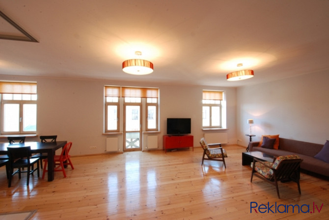 A spacious and bright 3-room apartment in the center of Riga is for sale. The apartment is quiet, wa Рига - изображение 5