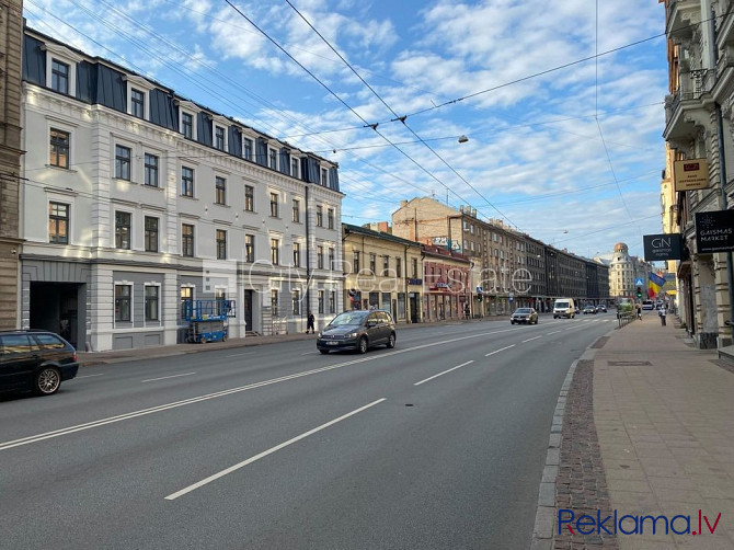 Fasādes māja, guļamistabu skaits 3 gab., viena istaba caurstaigājama, virtuve, centrālā Rīga - foto 13