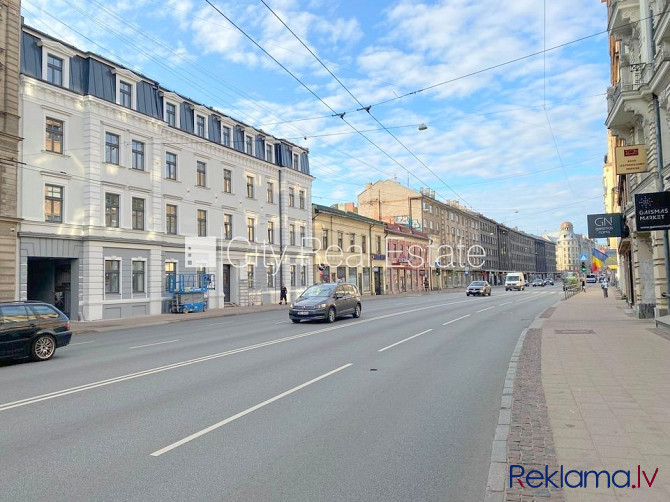 Fasādes māja, renovēta māja, ieeja no ielas, logi vērsti uz ielas pusi, caurstaigājamas Rīga - foto 19