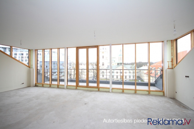 Ar lielisku panorāmas skatu uz Republikas laukumu paveras 5-istabu penthouse apartamenti ar Rīga - foto 2