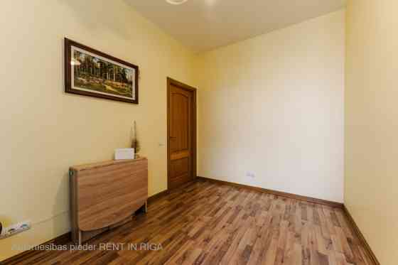 For long term rent fully furnished and equipped 2-bedroom apartment in the city center in a quiet co Рига