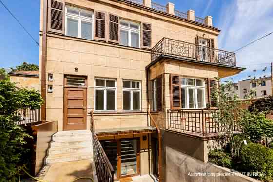 Exclusive private house in the center of Riga.  semi-basement floor with Open layout: 100.1 m2; 1st  Рига