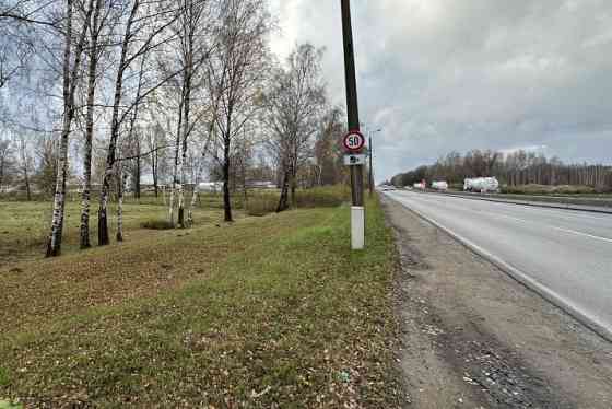 Divi, savā starpā savienoti, zemes gabali Rumbulā - Maskavas ielas malā.  Apbūve stāvu skaits: līdz  Рижский район