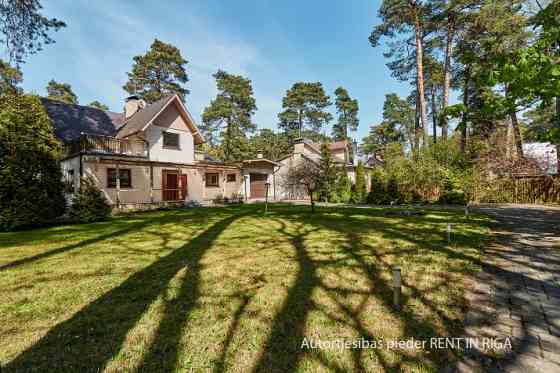 Private house in a prestigious and quiet place in Jurmala.  It boasts a spacious and well-kept yard  Юрмала