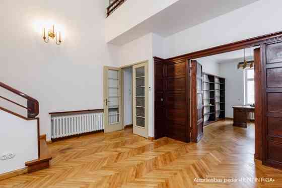 Exclusive private house in the center of Riga.  semi-basement floor with Open layout: 100.1 m2; 1st  Рига