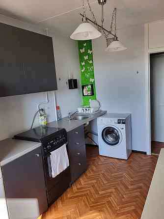 Izīrē Ilgtermiņā 1-Istabas Dzīvokli Juglā, Dzīvoklis Silts, Saulains ar Skaistu Skatu uz Ezeru... Rīga