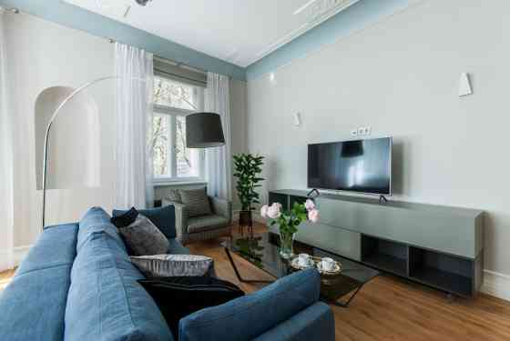 We offer for sale a fully furnished and well-equipped two-bedroom apartment in a premium residential Рига