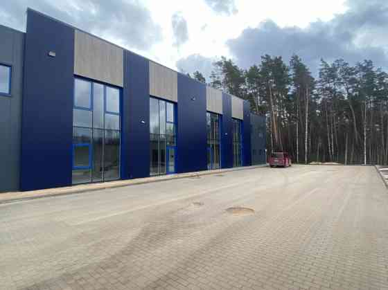 Stockoffice Berģos.  + 1. stāvā noliktavas telpas 247 m2; - Atvērta telpa; - Līdz pārliktnim 5.9m; - Рига