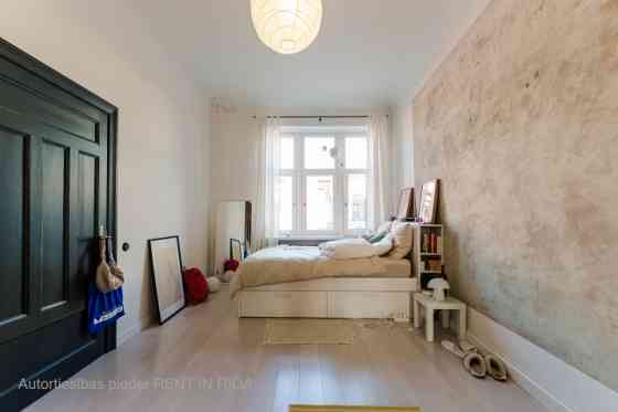 A stylishly attractive, high-quality, and carefully renovated rental apartment at Dzirnavu Street 70 Рига