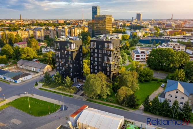 Rezervācijai pieejams kompakts 2-istabu dzīvoklis jaunajā projektā Skanstes Rezidences.  + Rīga - foto 1