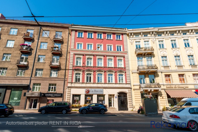 New and fresh two-bedroom apartment in the heart of the city. Fully furnished and equipped. The loca Рига - изображение 1