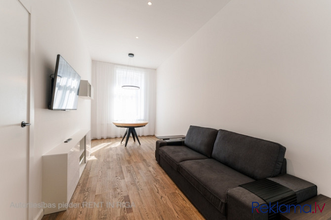 New and fresh two-bedroom apartment in the heart of the city. Fully furnished and equipped. The loca Рига - изображение 5