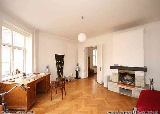 Spacious 2-room apartment in Riga's quiet center. Located at the corner of Dzirnavu and Ganu streets Рига