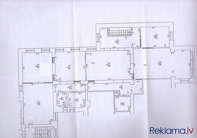 Fasādes māja, ieeja no ielas un pagalma, kāpņu telpa pēc kapitālā remonta, logi vērsti Rīga - foto 17