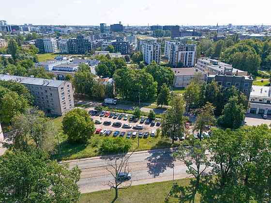 Pārdod apbūves zemes gabalu izcilā lokācijā.
Blakus Rīgas vienam no labākajiem parkiem un netālu no  Rīga