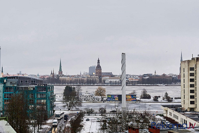 Vai vienmēr esi sapņojis par mājokli ar panorāmas skatu uz Vecrīgas namu jumtiem? Šī ir tava Rīga - foto 1