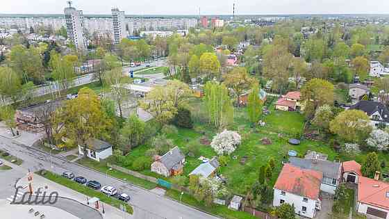 Pārdod plašu zemesgabalu privātai apbūvei. 

Zemesgabals ir kā radīts, lai uzceltu savu  sapņu māju, Rīga