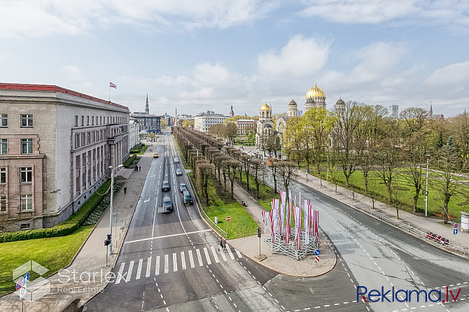 Tiek piedāvāts īrei elegants un plašs 5 istabu dzīvoklis pašā Rīgas sirdī.
Dzīvoklī ar Rīga - foto 3