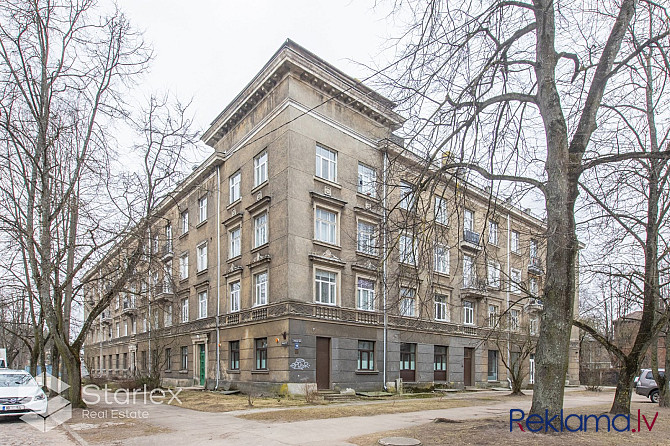 Pārdod divistabu dzīvokli Mangaļos.

Praktisks plānojums - divas izolētas istabas, atsevišķa Rīga - foto 19