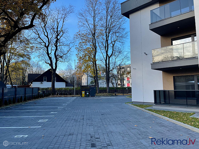 Iznomā  plašas biroja  telpas  ar savu nodalītu recepciju , biroju ēkas 3. stāvā + Open space Rīga - foto 15