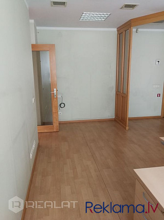 Iznomā  telpas 400 m2. platībā , piemērotas noliktavas , ražošanas vai biroja vajadzībām + Rīga - foto 5