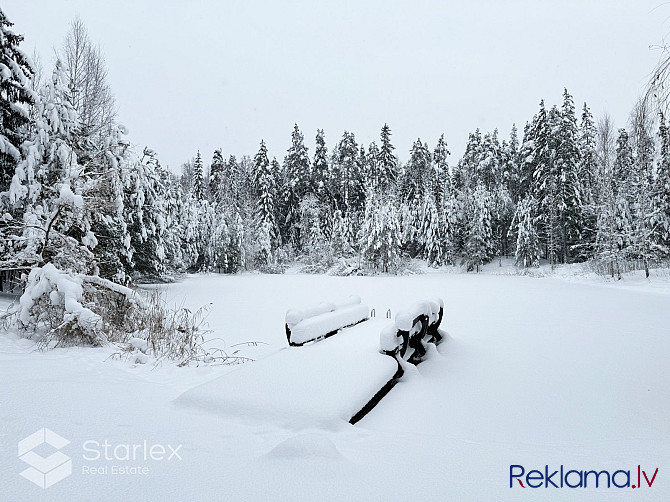 Pārdod 3-stāvu guļbaļķu savrupmāju ar 1.32 ha zemes gabalu un privātu ezeru Amatciemā. Cēsis un Cēsu novads - foto 20