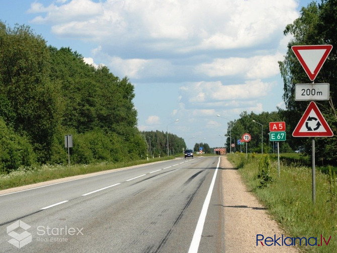 Pie Rīgas galvenās ielas  Brīvības ielas, kas ir vairāk kā 12 km gara, atrodas mājīgs, Rīga - foto 2